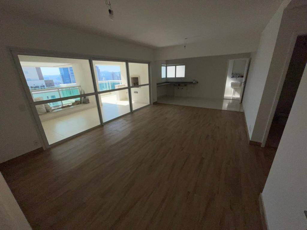 Apartamento à venda com 4 quartos, 176m² - Foto 1