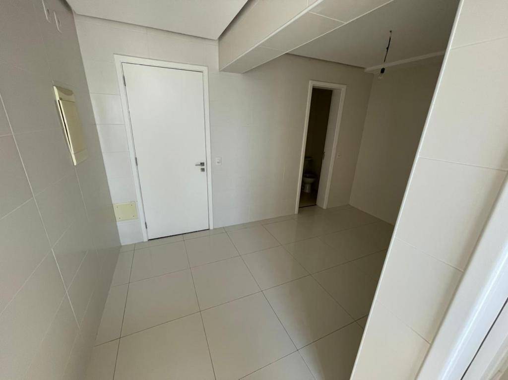 Apartamento à venda com 4 quartos, 176m² - Foto 15