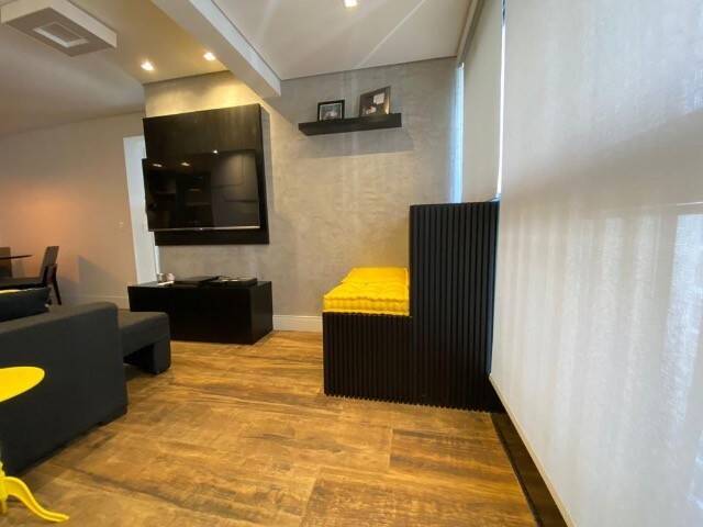 Apartamento à venda com 2 quartos, 65m² - Foto 3