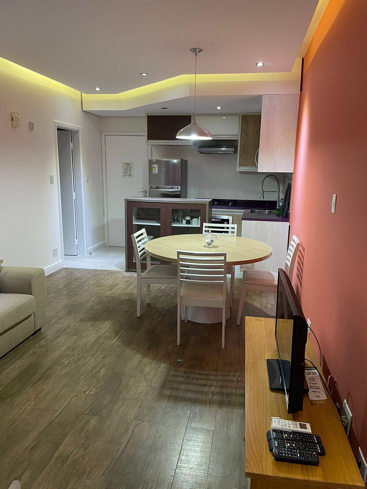 Apartamento para alugar com 1 quarto, 54m² - Foto 9