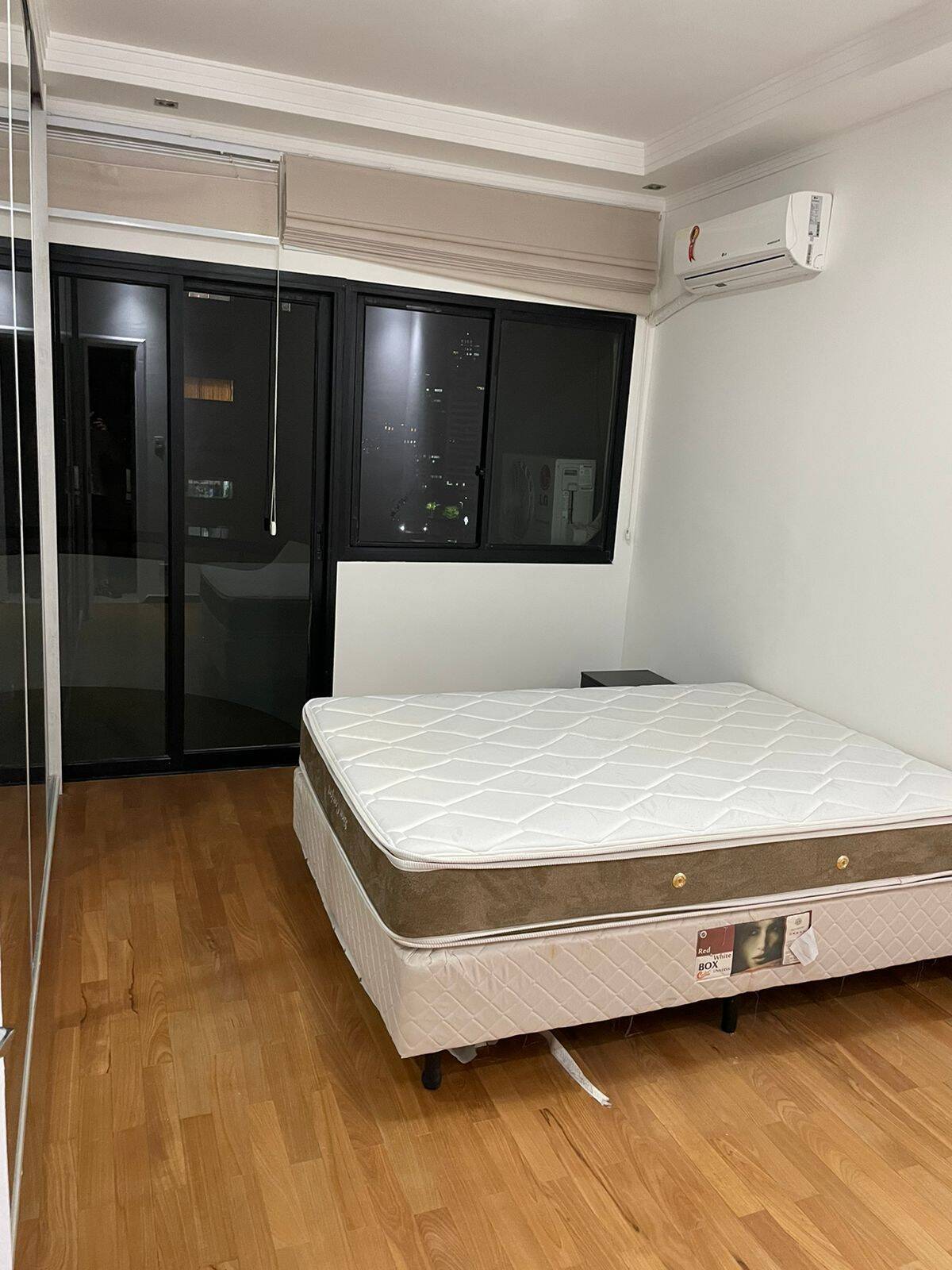 Apartamento para alugar com 1 quarto, 54m² - Foto 18