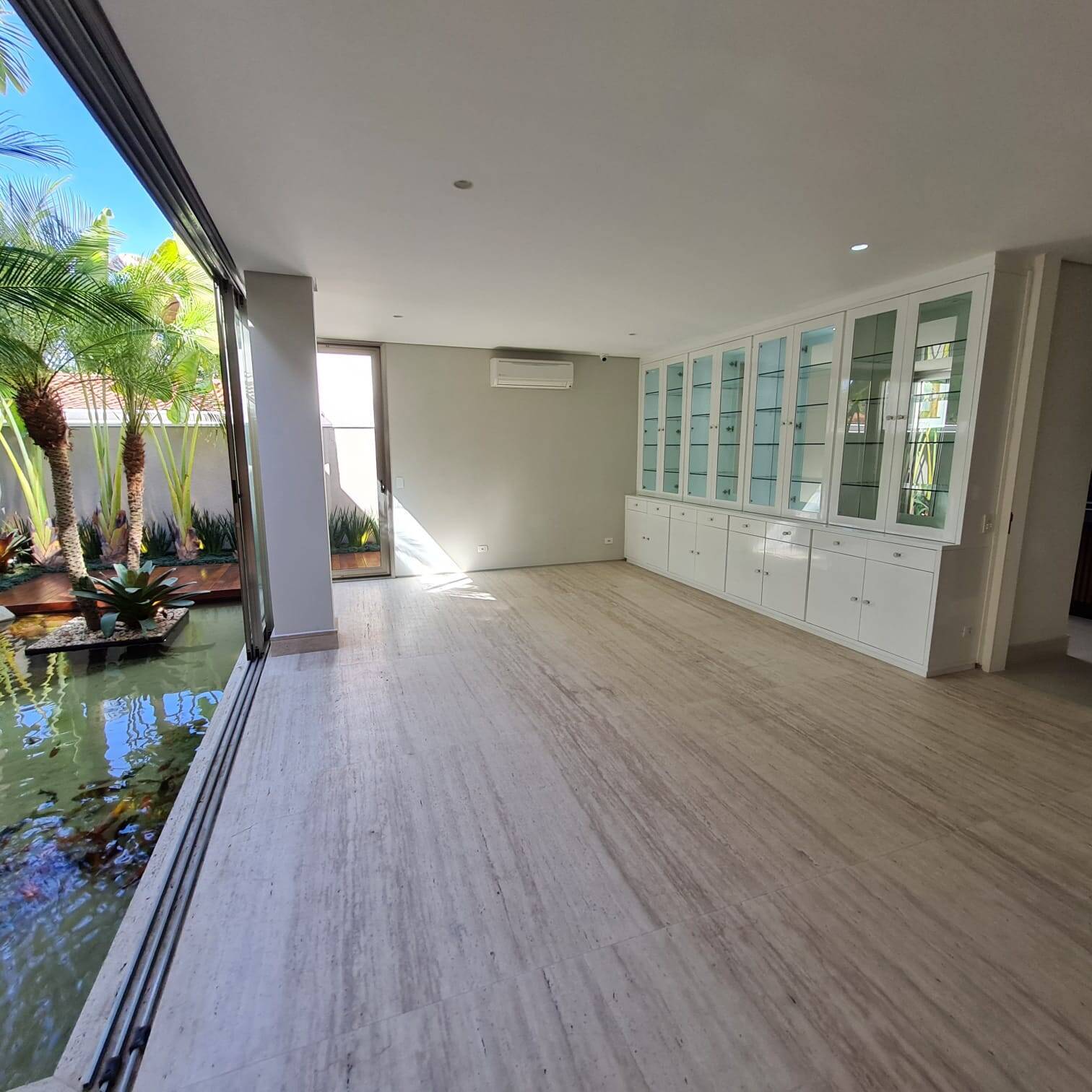 Casa de Condomínio à venda com 5 quartos, 860m² - Foto 3