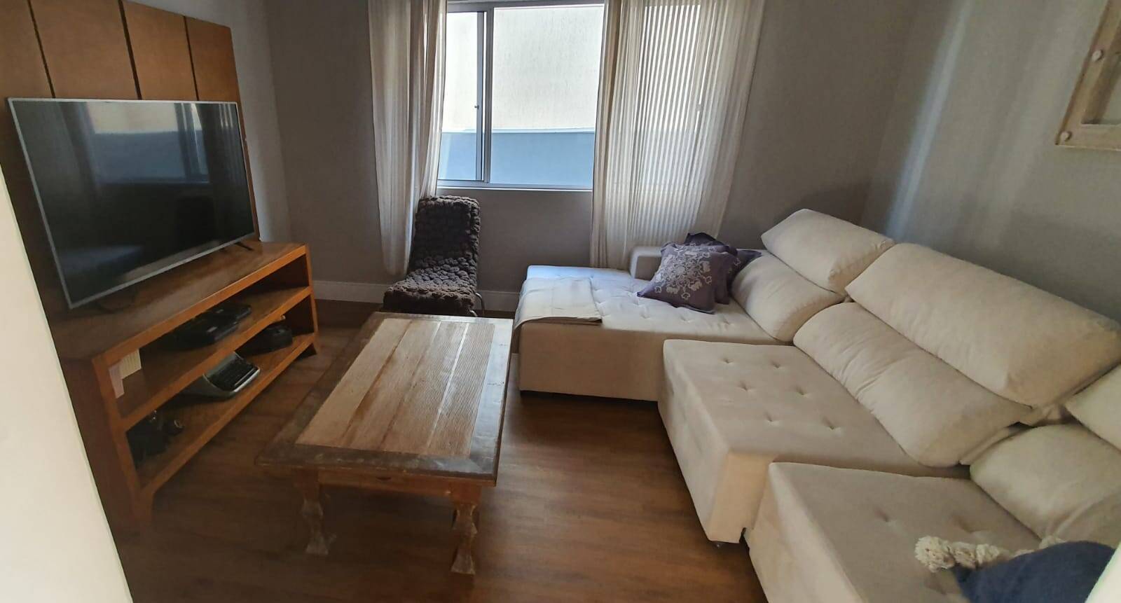 Casa à venda com 4 quartos, 260m² - Foto 2