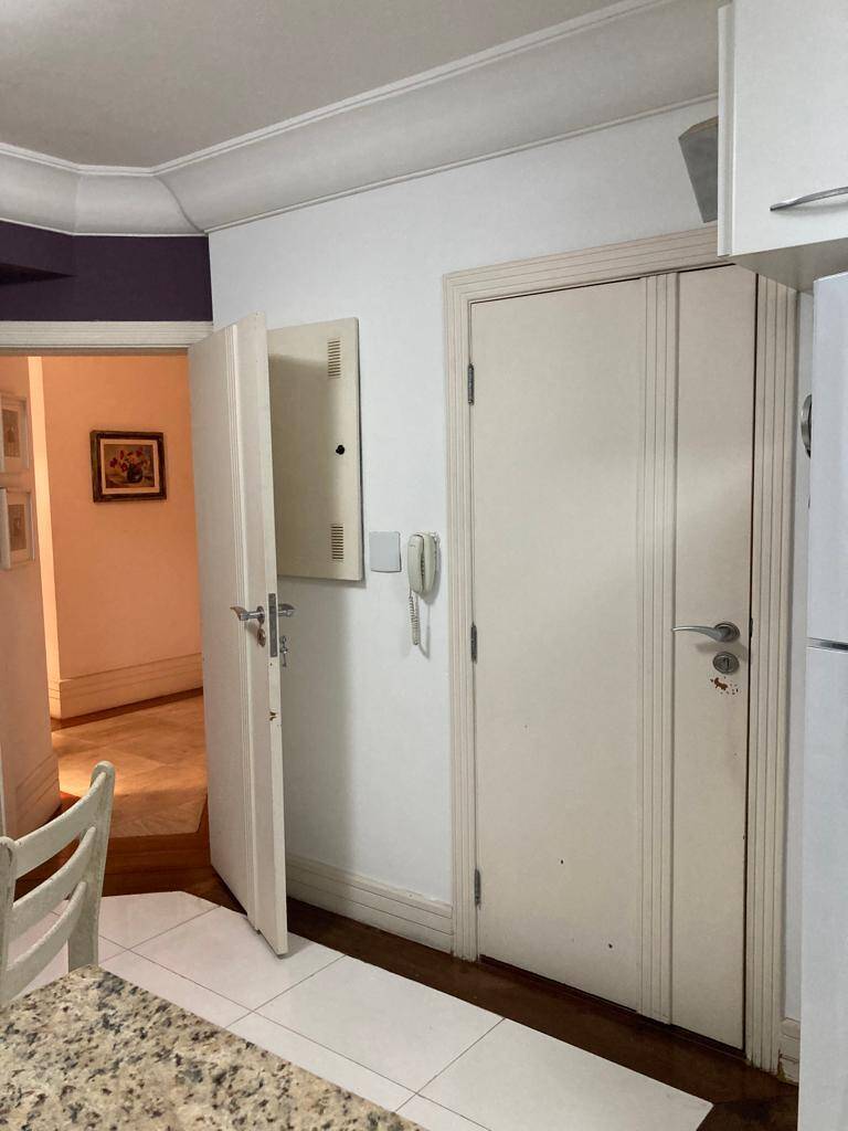 Apartamento para alugar com 3 quartos, 164m² - Foto 29