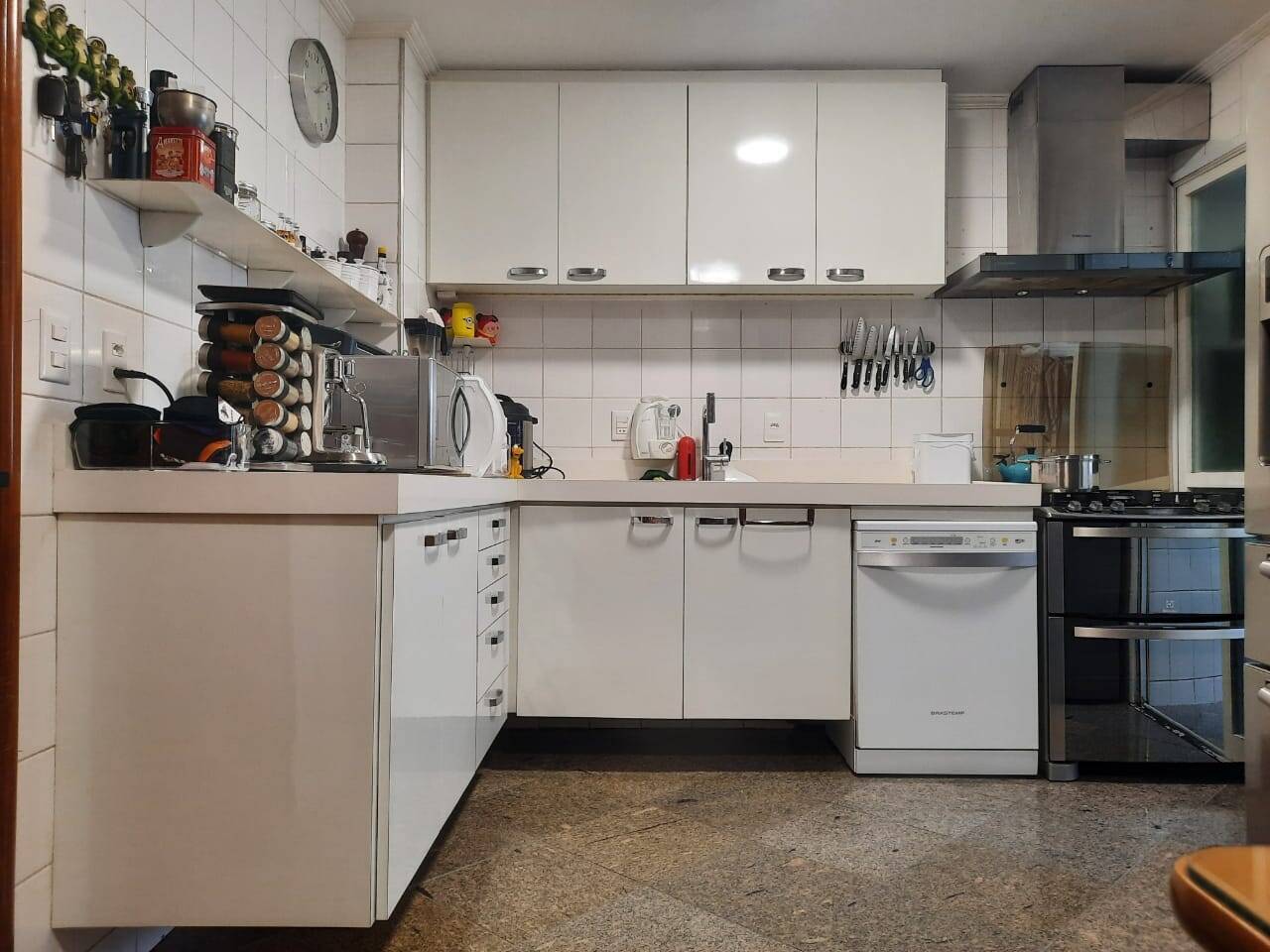 Apartamento à venda com 3 quartos, 165m² - Foto 9