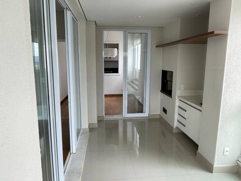 Apartamento para alugar com 4 quartos, 322m² - Foto 6