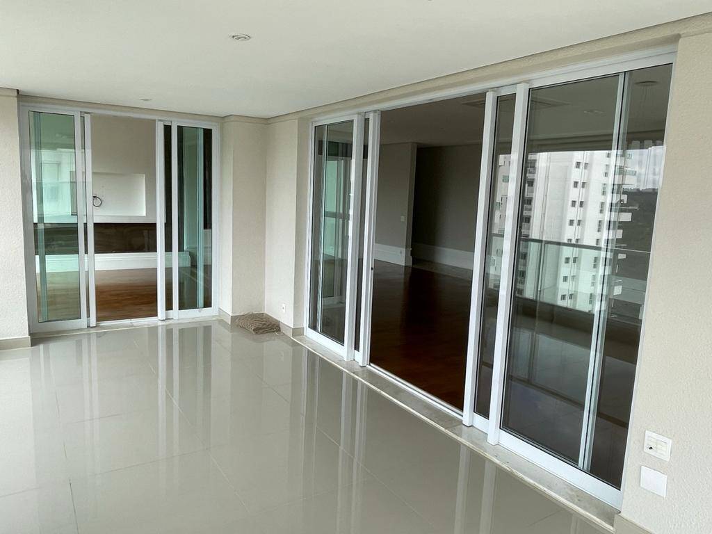 Apartamento para alugar com 4 quartos, 322m² - Foto 5