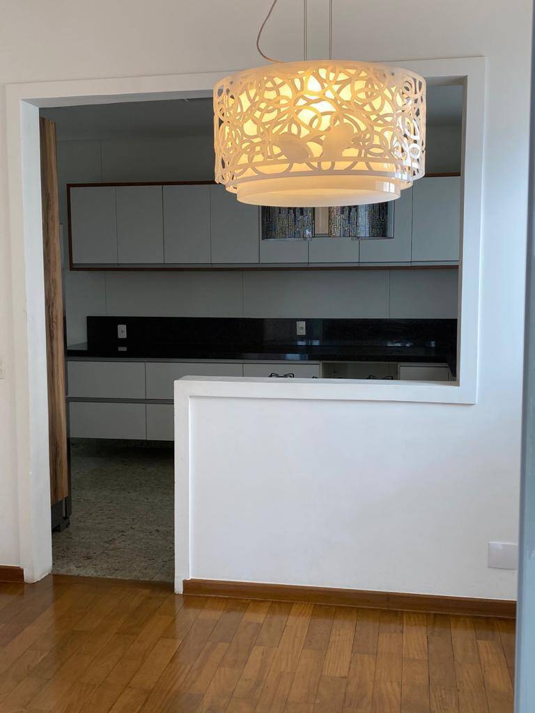 Apartamento para alugar com 4 quartos, 322m² - Foto 11