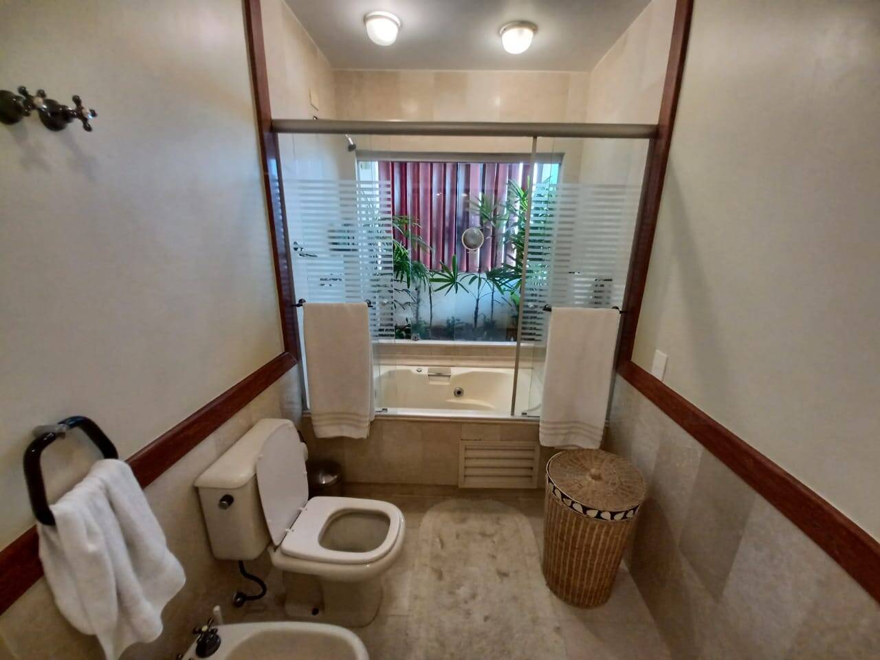 Casa à venda com 4 quartos, 330m² - Foto 4