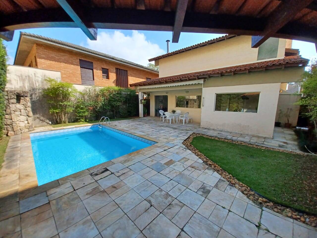 Casa à venda com 4 quartos, 330m² - Foto 31