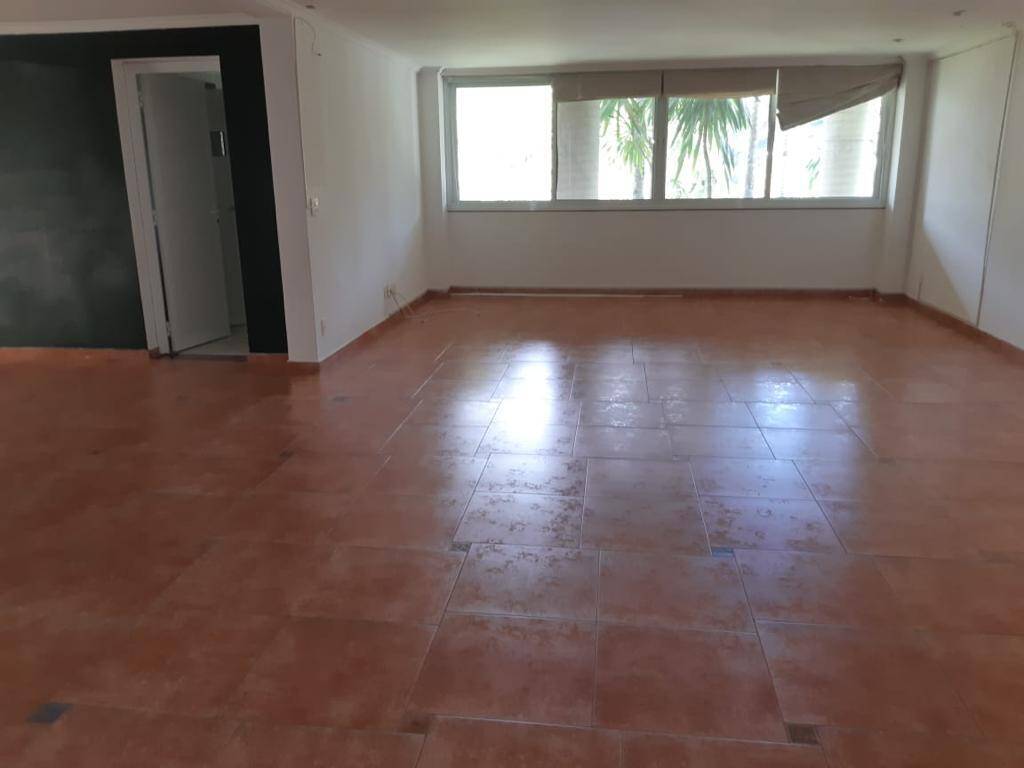 Casa para alugar com 4 quartos, 700m² - Foto 9