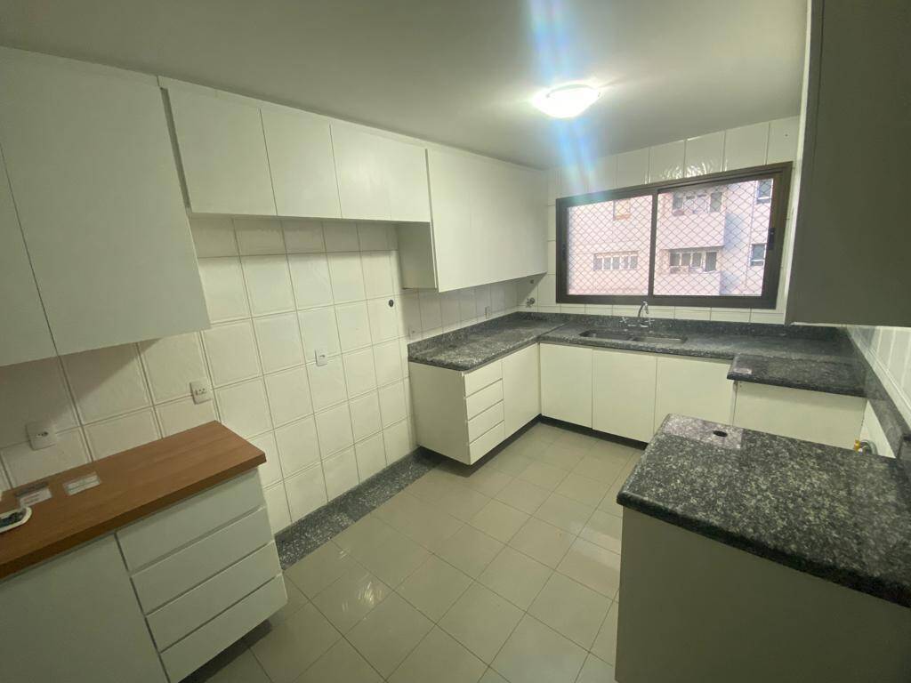 Apartamento à venda com 4 quartos, 288m² - Foto 12