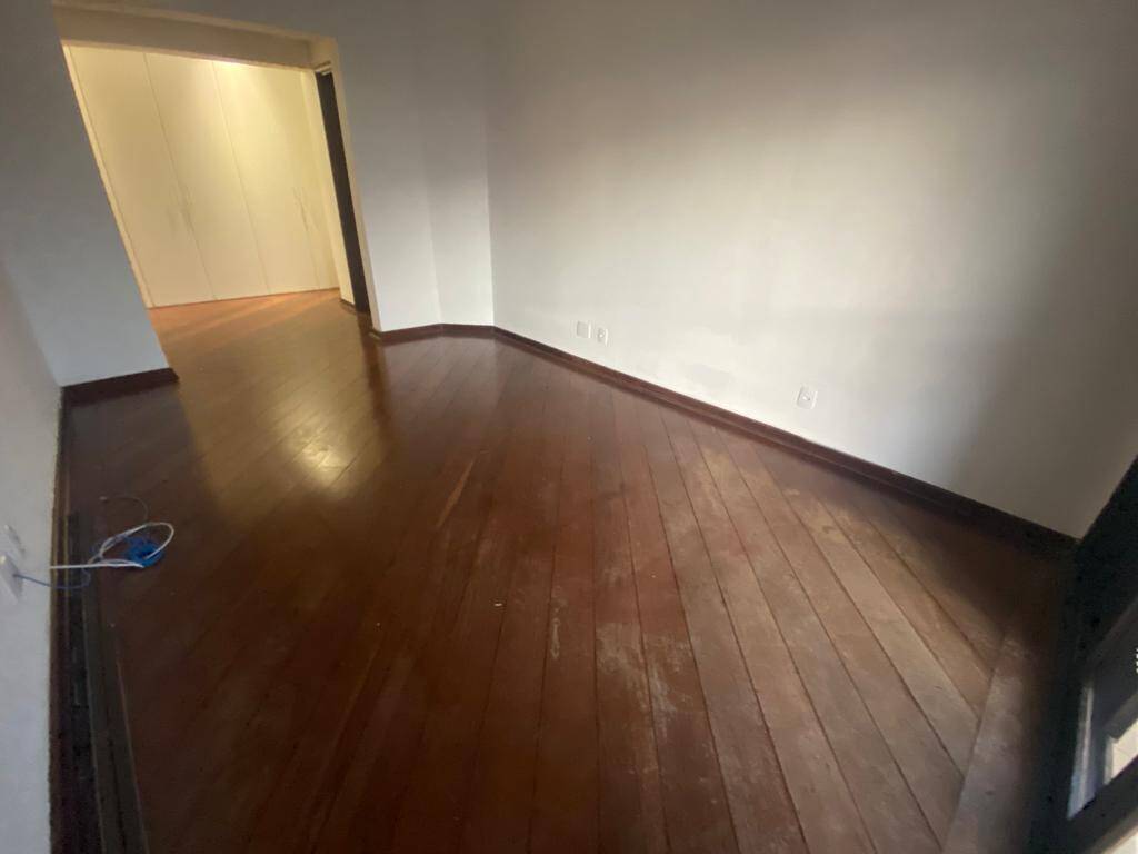 Apartamento à venda com 4 quartos, 288m² - Foto 18