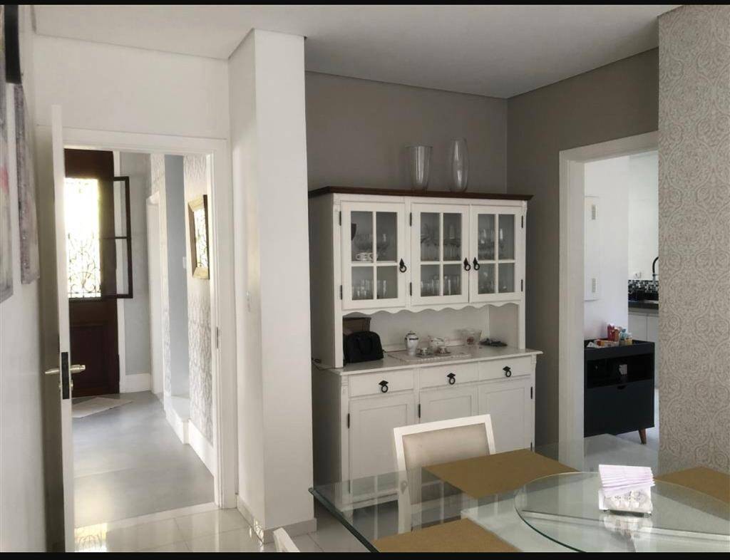 Casa para alugar com 4 quartos, 321m² - Foto 10