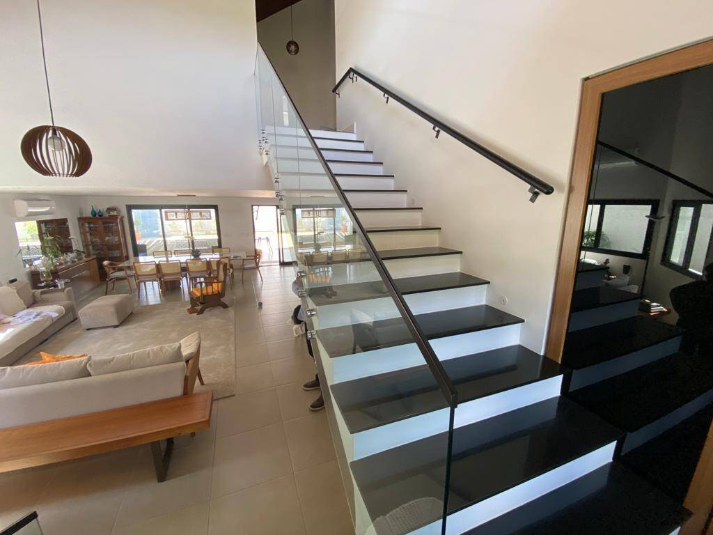 Casa à venda com 4 quartos, 305m² - Foto 12