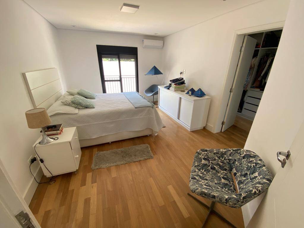 Casa à venda com 4 quartos, 305m² - Foto 27