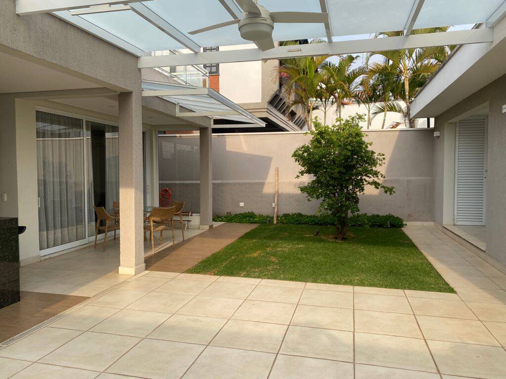 Casa à venda com 4 quartos, 270m² - Foto 2