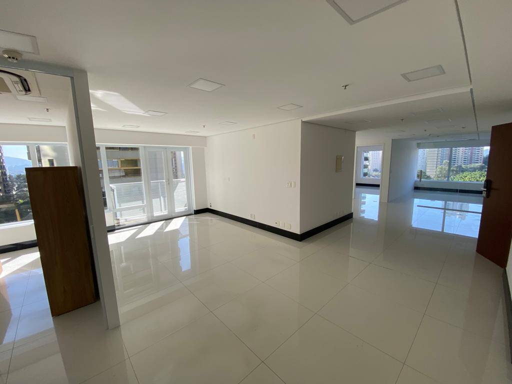 Conjunto Comercial-Sala para alugar com 1 quarto, 130m² - Foto 3