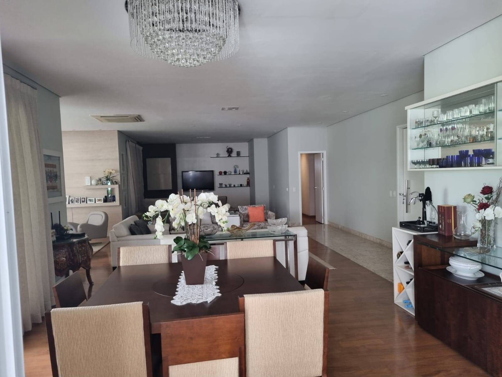 Apartamento à venda e aluguel com 4 quartos, 322m² - Foto 5