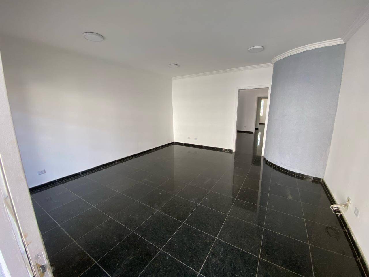 Casa para alugar com 4 quartos, 360m² - Foto 8