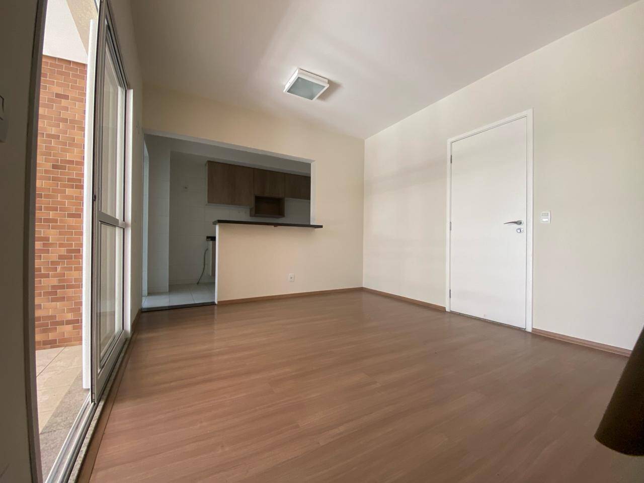 Apartamento à venda com 2 quartos, 79m² - Foto 4