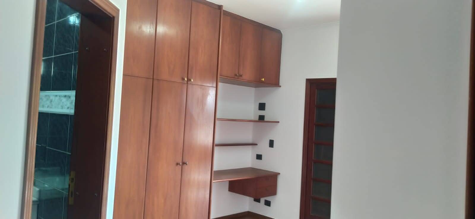 Casa para alugar com 4 quartos, 550m² - Foto 19