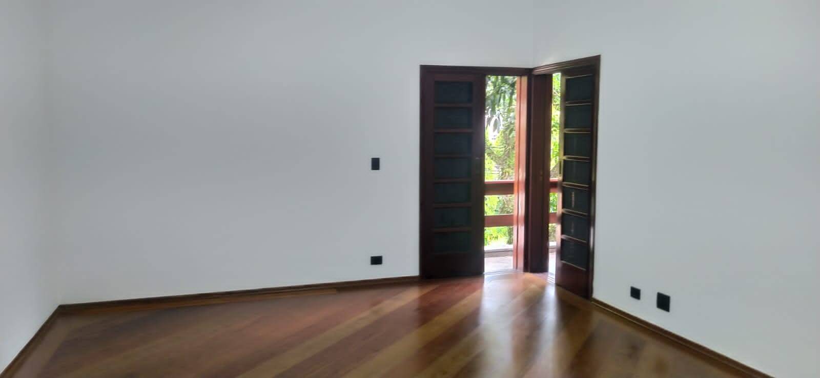 Casa para alugar com 4 quartos, 550m² - Foto 17