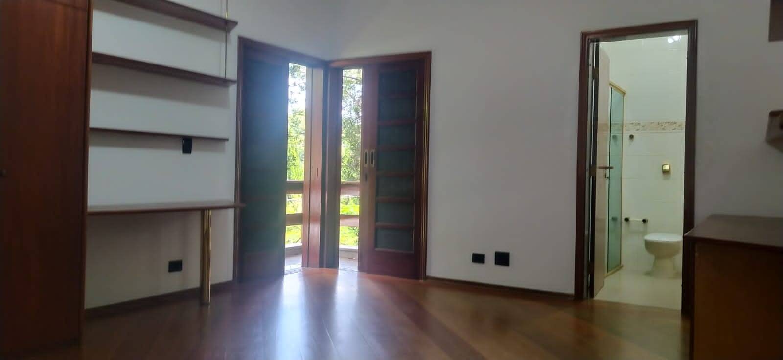 Casa para alugar com 4 quartos, 550m² - Foto 15