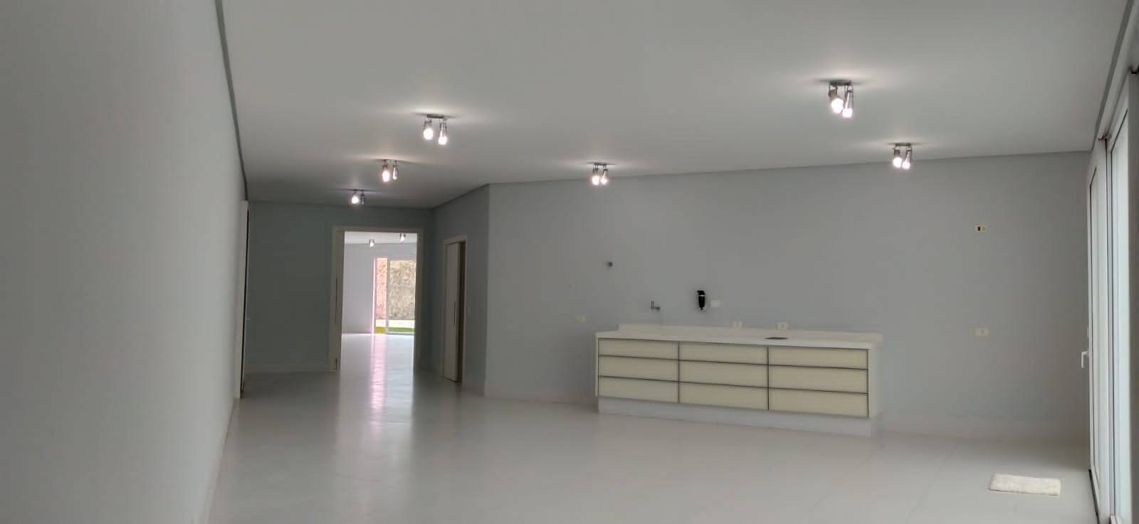 Casa para alugar com 4 quartos, 1500m² - Foto 13