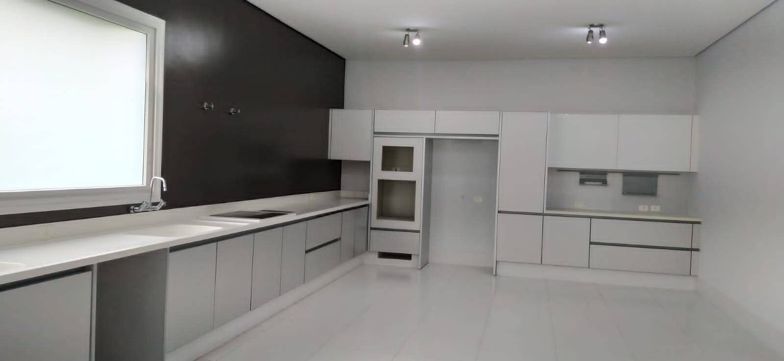 Casa para alugar com 4 quartos, 1500m² - Foto 4