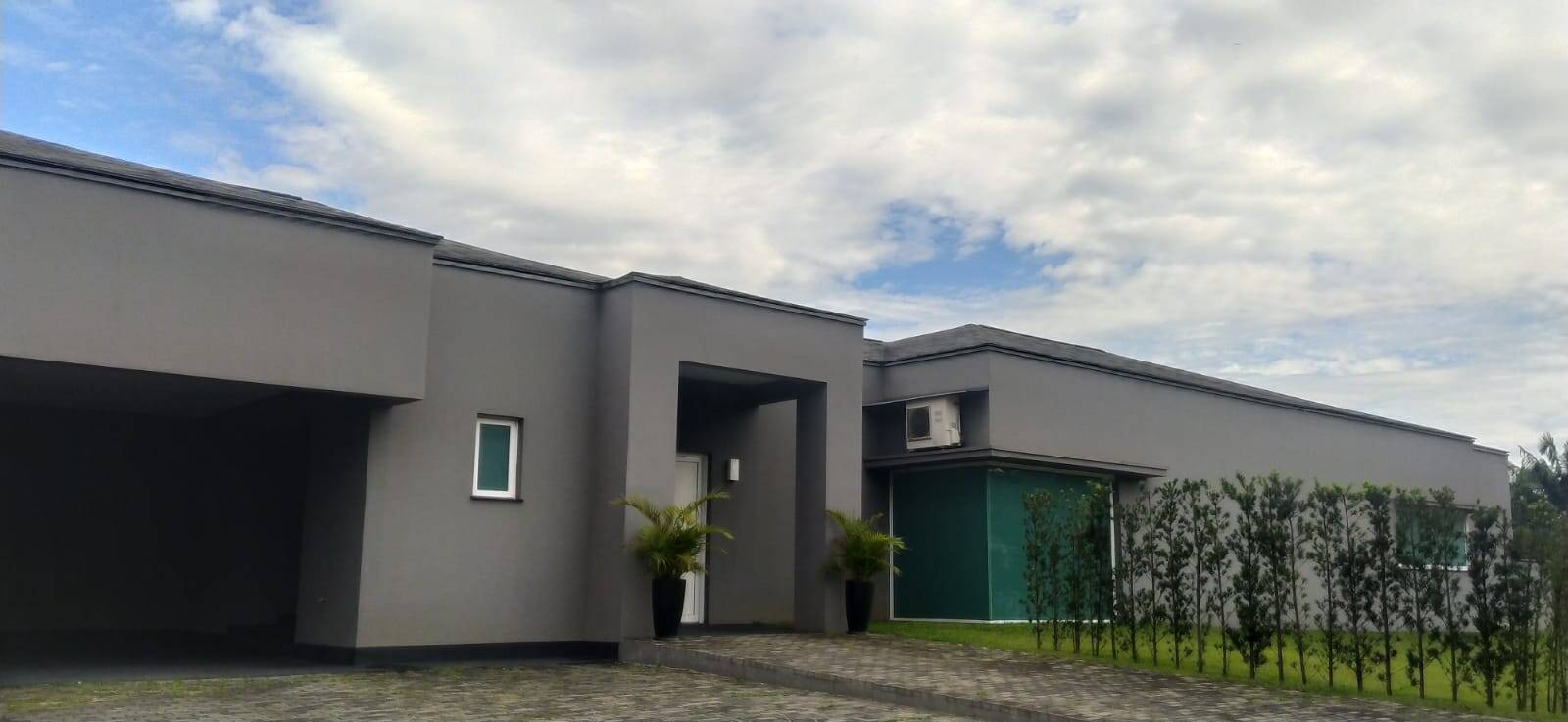 Casa para alugar com 4 quartos, 1500m² - Foto 3