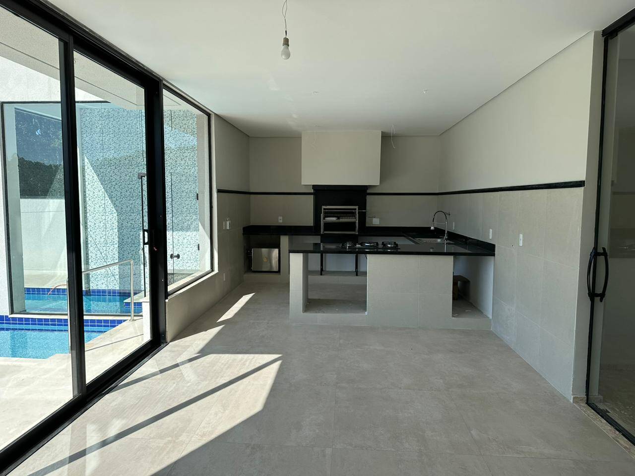 Casa à venda com 4 quartos, 480m² - Foto 7