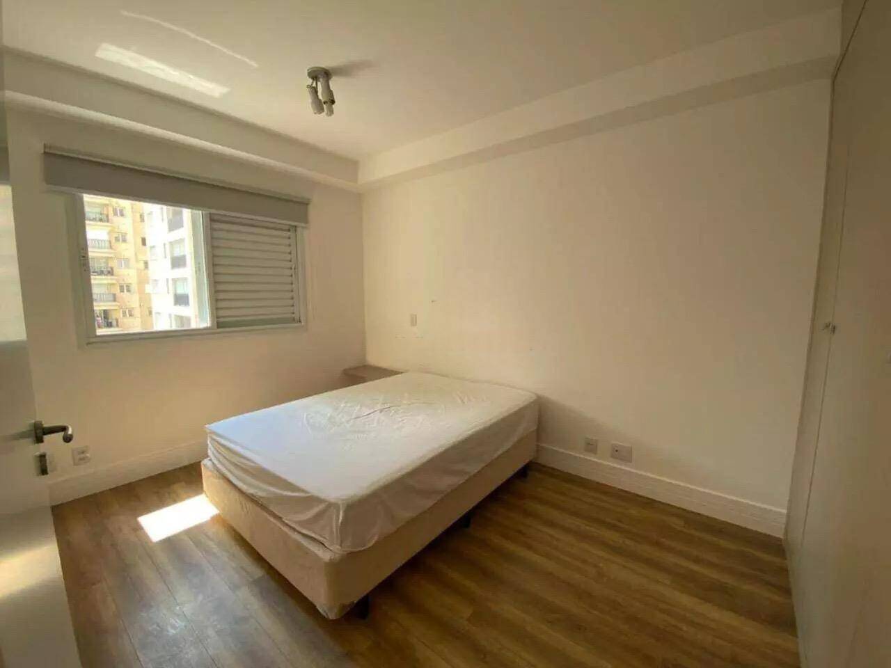 Apartamento para alugar com 1 quarto, 50m² - Foto 11