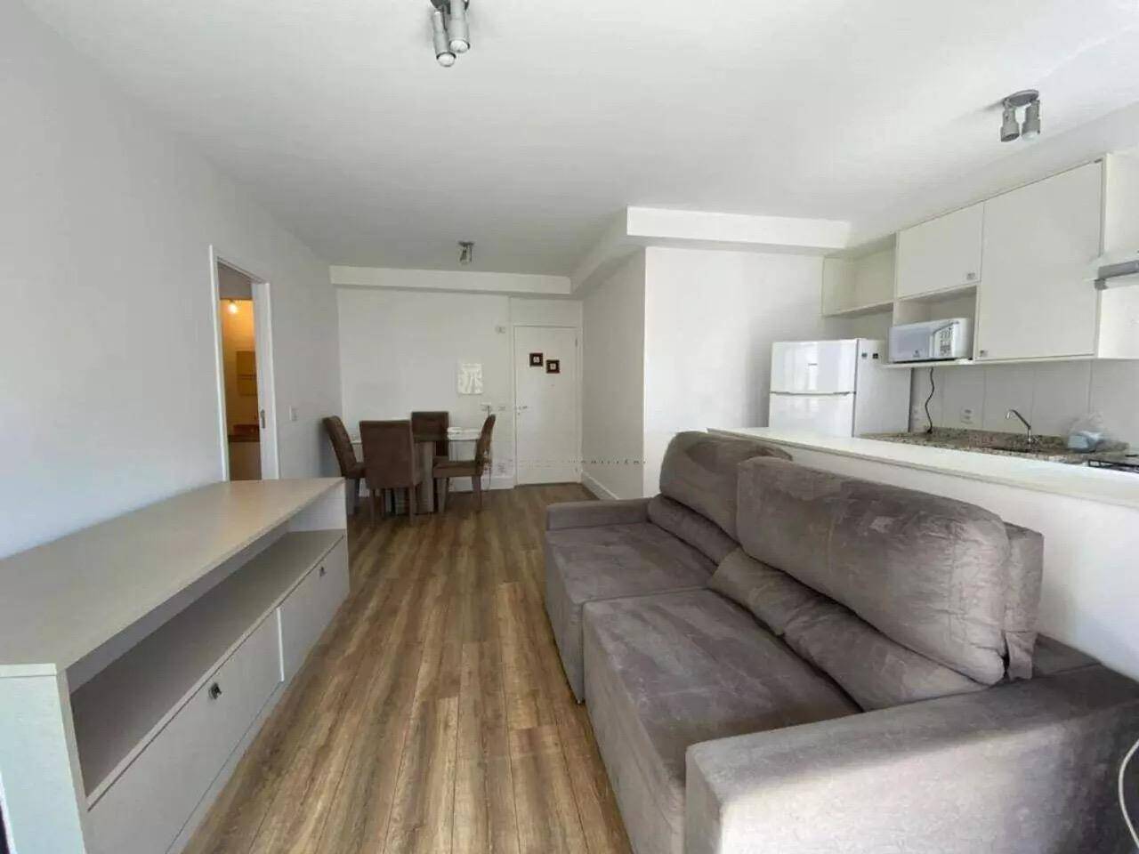 Apartamento para alugar com 1 quarto, 50m² - Foto 6