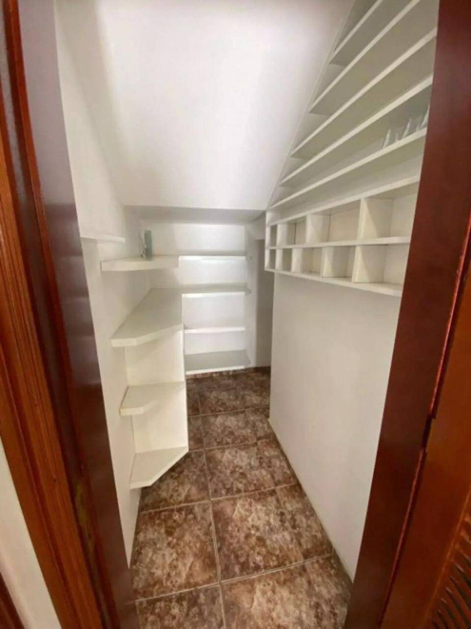 Apartamento para alugar com 5 quartos, 600m² - Foto 15