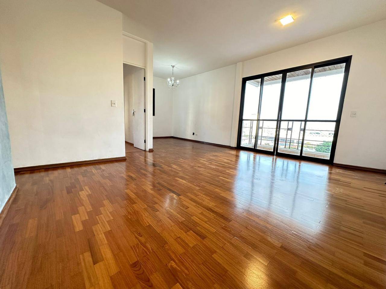 Apartamento à venda com 2 quartos, 80m² - Foto 3