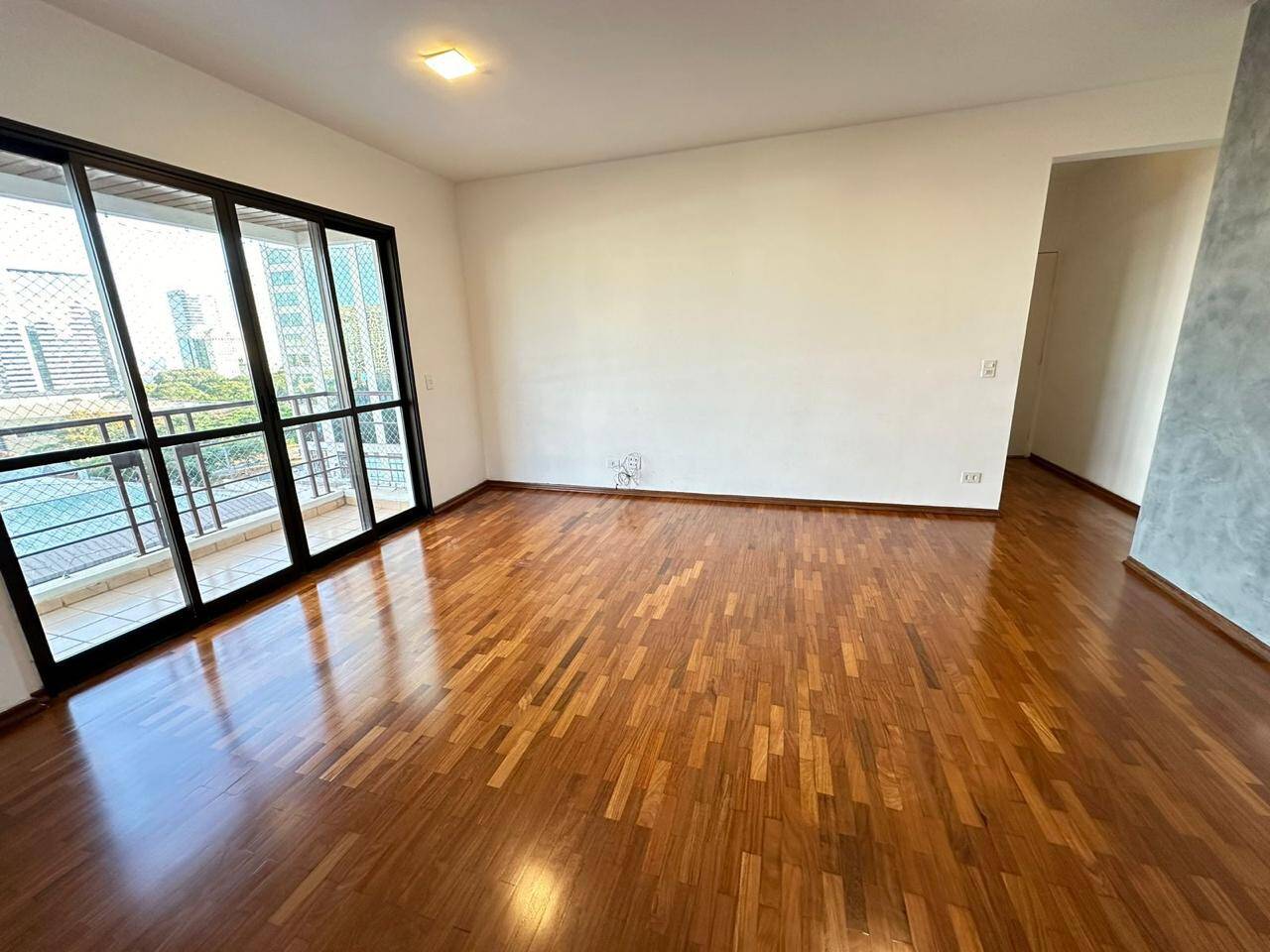 Apartamento à venda com 2 quartos, 80m² - Foto 1