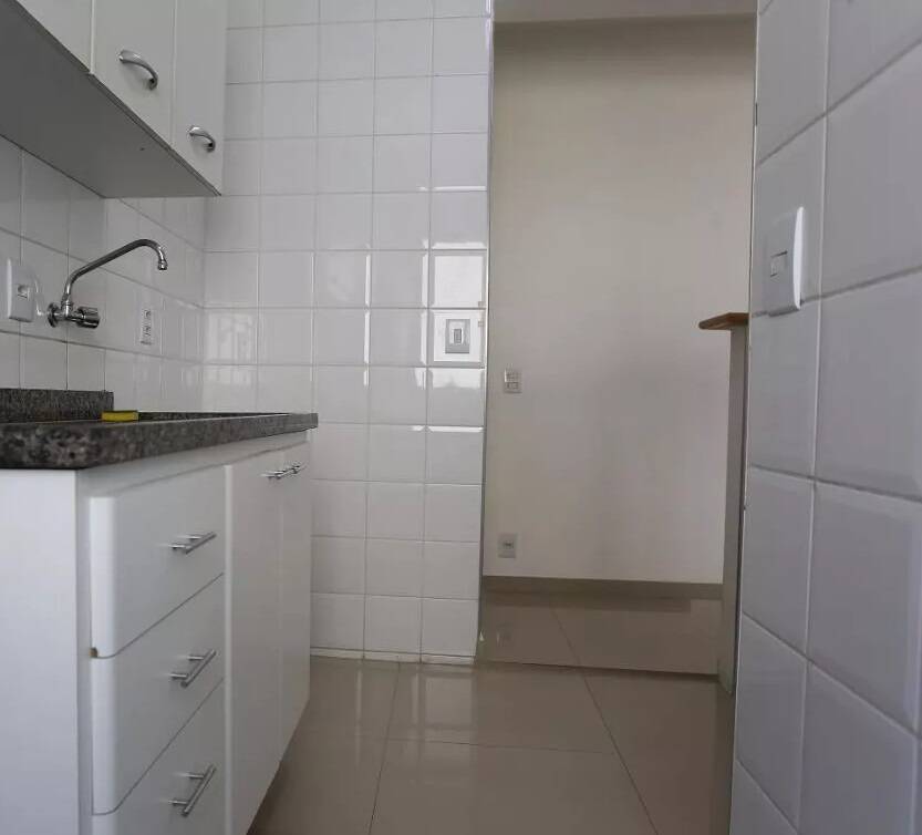 Apartamento para alugar com 2 quartos, 75m² - Foto 8