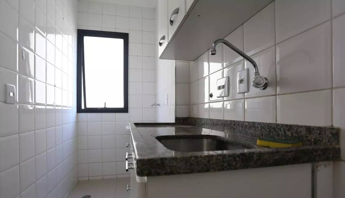 Apartamento para alugar com 2 quartos, 75m² - Foto 7