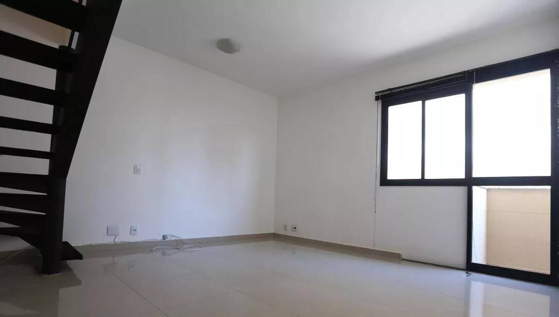 Apartamento para alugar com 2 quartos, 75m² - Foto 4