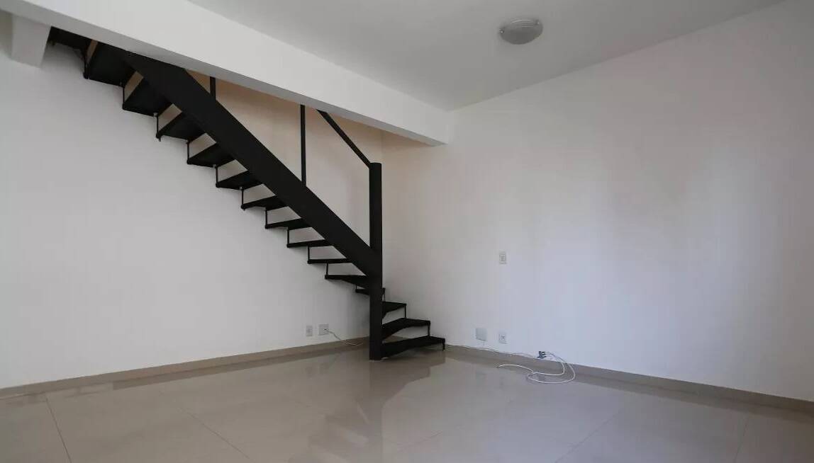 Apartamento para alugar com 2 quartos, 75m² - Foto 3