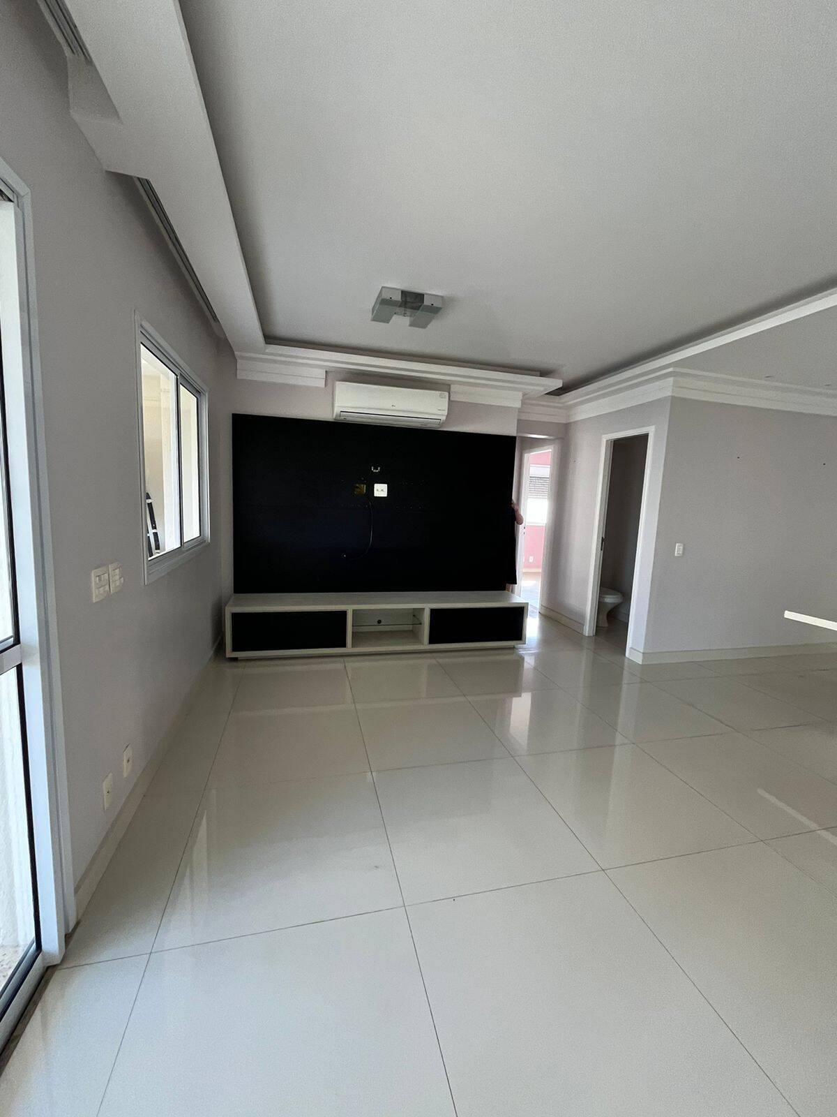 Apartamento para alugar com 2 quartos, 110m² - Foto 4