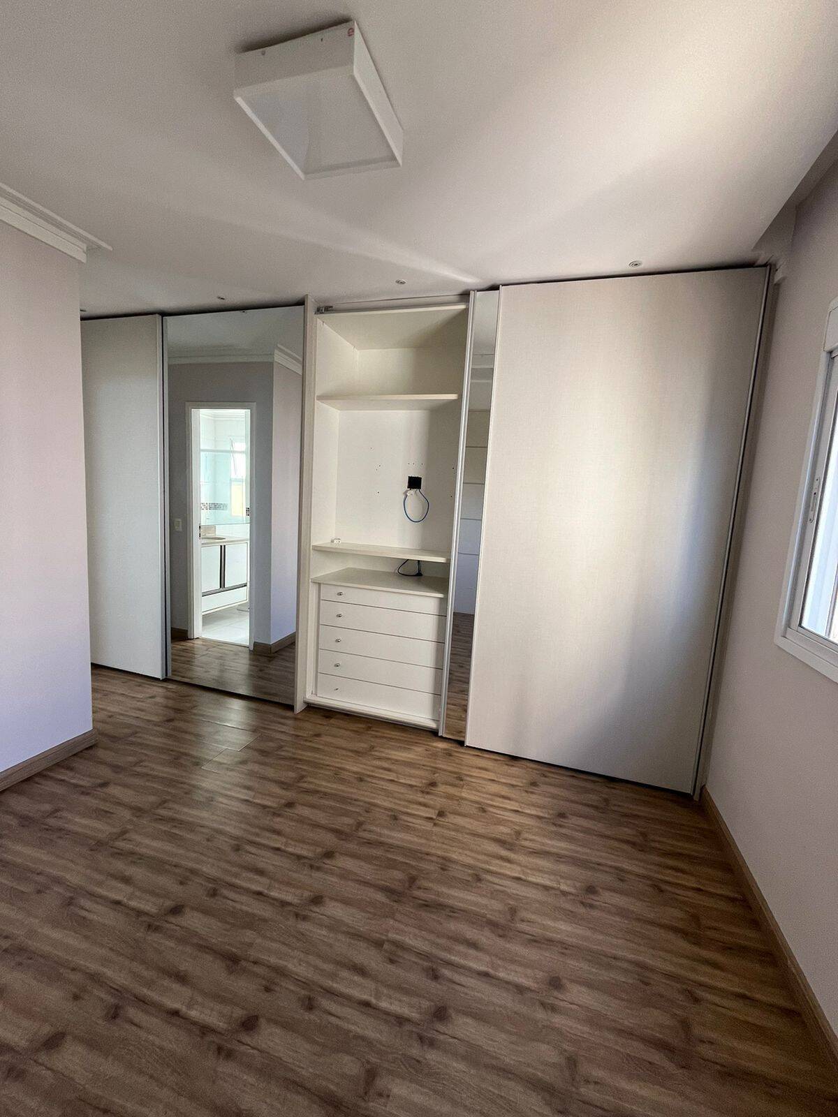 Apartamento para alugar com 2 quartos, 110m² - Foto 10