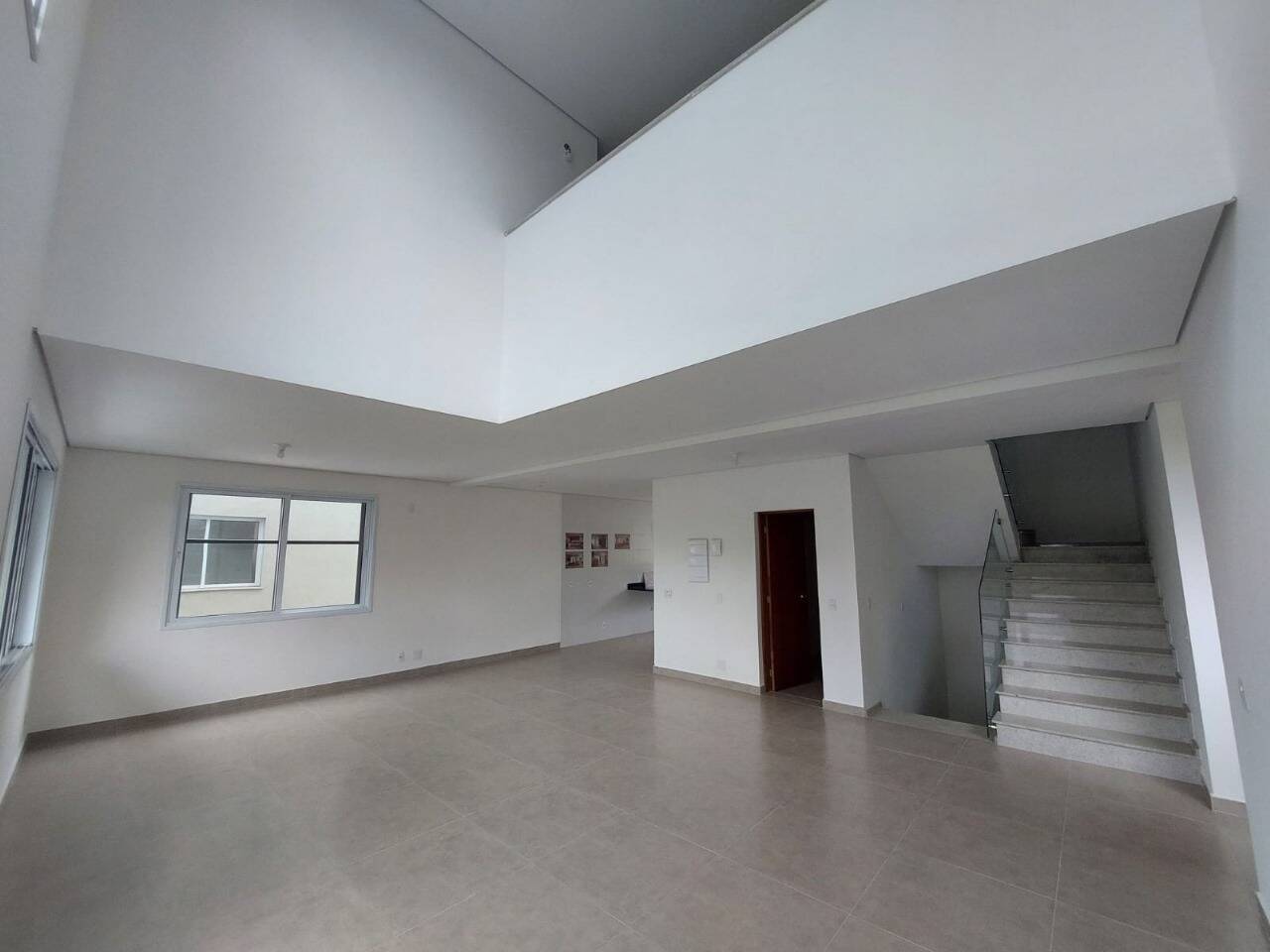 Casa à venda com 3 quartos, 286m² - Foto 9