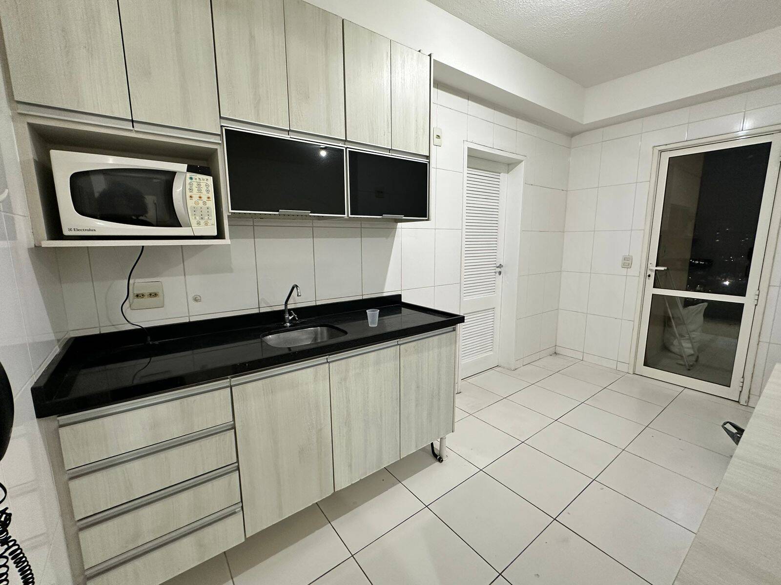 Apartamento para alugar com 2 quartos, 94m² - Foto 7