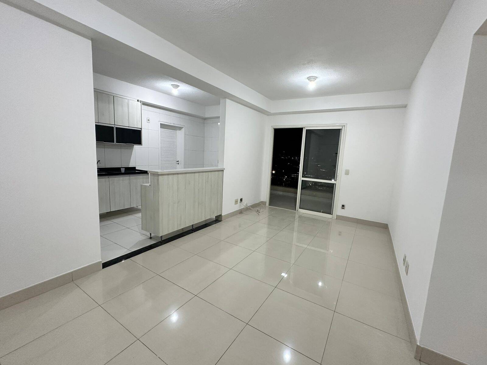 Apartamento para alugar com 2 quartos, 94m² - Foto 11