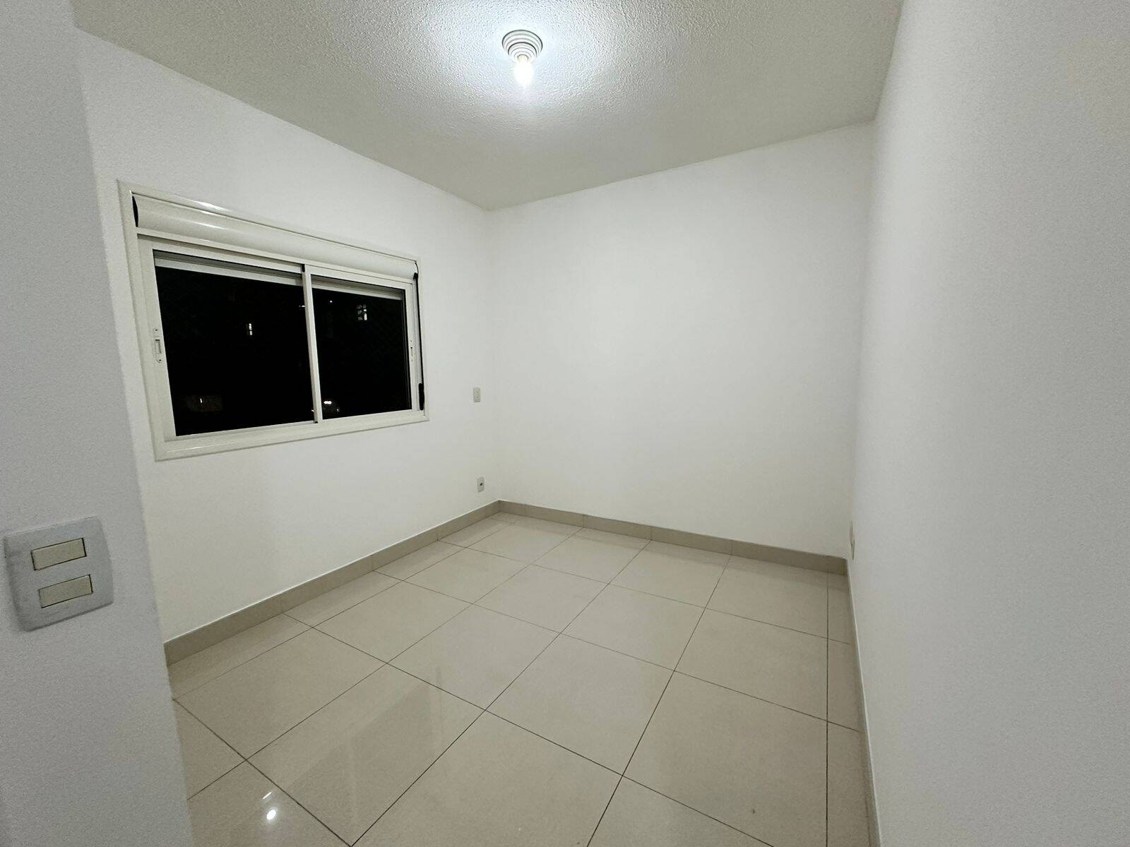 Apartamento para alugar com 2 quartos, 94m² - Foto 13