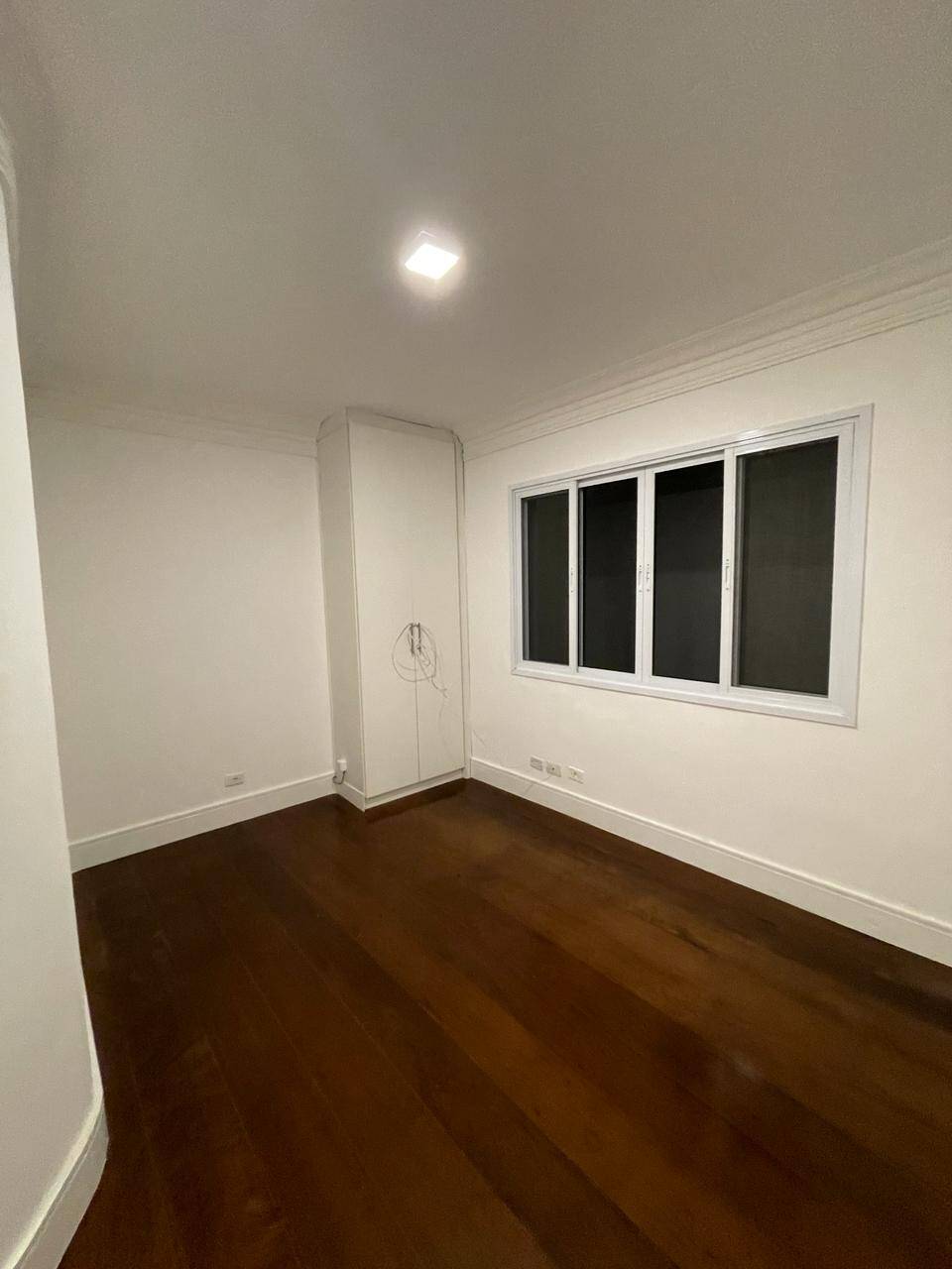 Casa para alugar com 3 quartos, 350m² - Foto 3