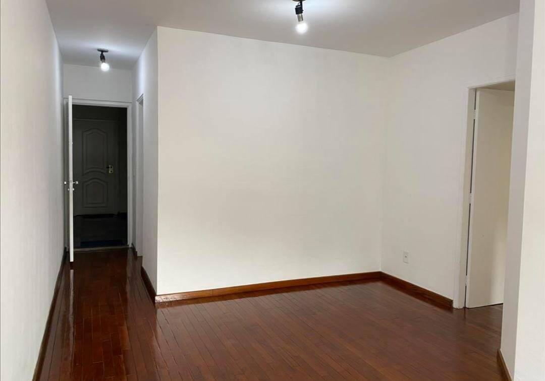 Apartamento para alugar com 3 quartos, 85m² - Foto 12