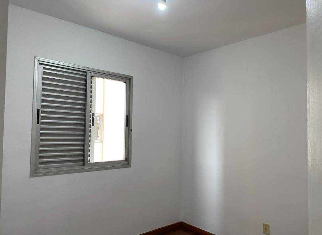 Apartamento para alugar com 3 quartos, 85m² - Foto 11